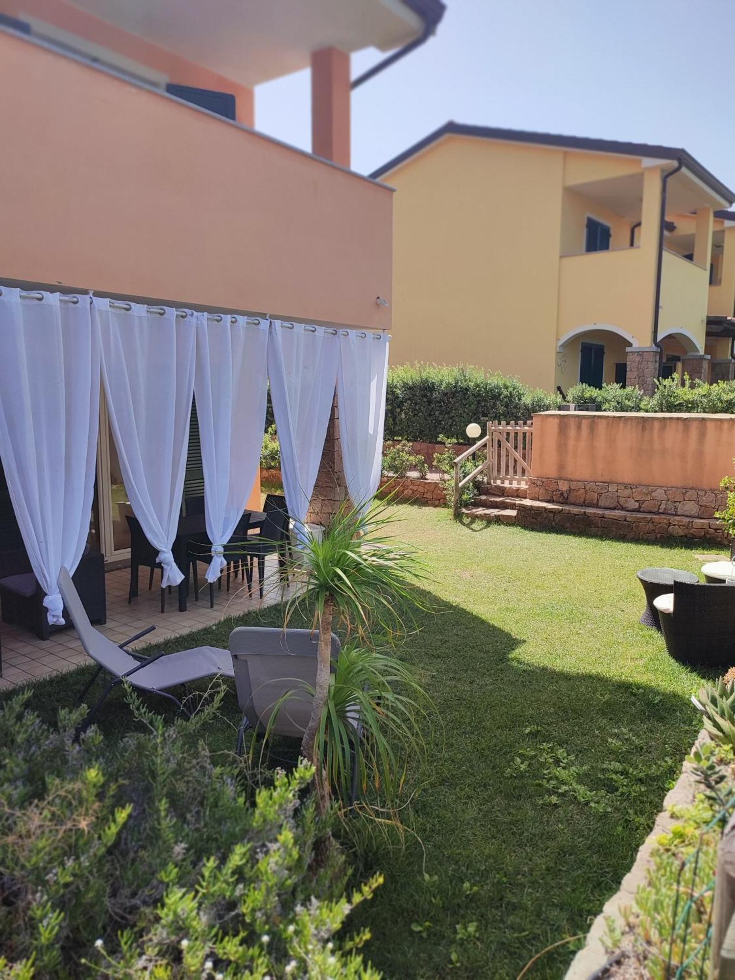 La Casa Sulle Dune Badesi Exterior photo