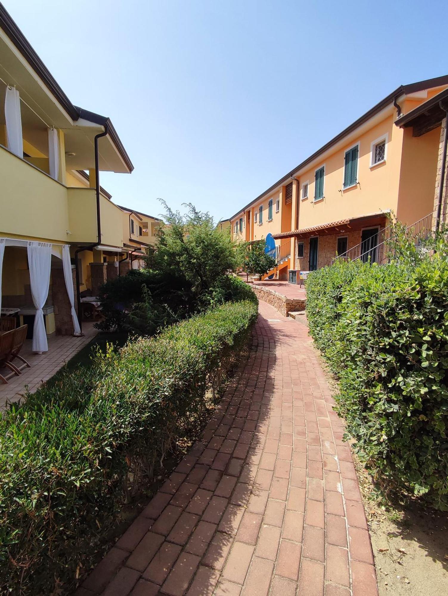 La Casa Sulle Dune Badesi Exterior photo